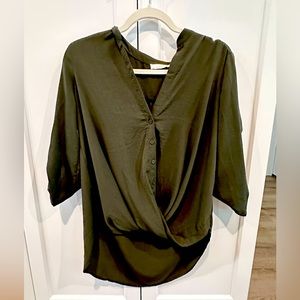 Faux roll-tab 3/4 LUSH blouse. Faux French tuck in front and longer in back